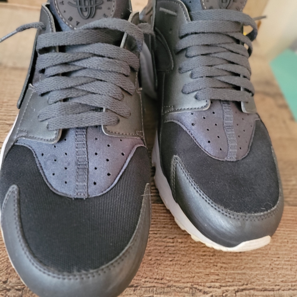 Used Nike Air Huarache " Grey Leather "